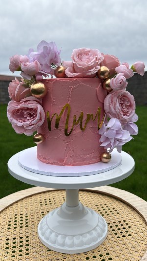 Floral cake in Meath